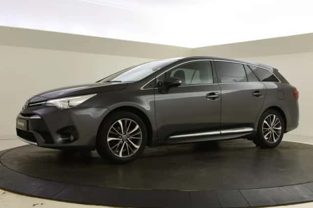 Toyota Avensis (2017) thumbnail 5