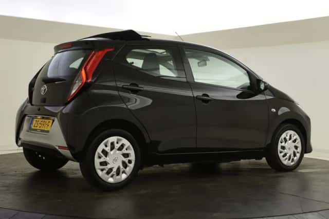 Toyota Aygo (2019) thumbnail 2