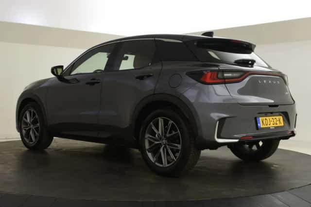 Lexus LBX (2025) thumbnail 6