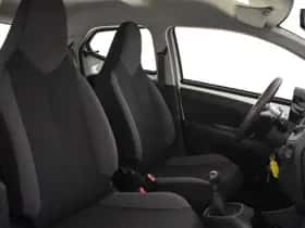 Toyota Aygo (2021) thumbnail 3