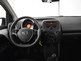 Toyota Aygo (2021) thumbnail 4
