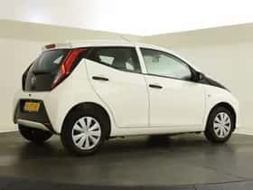Toyota Aygo (2021) thumbnail 5