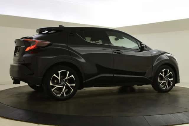 Toyota C-HR (2019) thumbnail 6