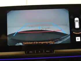 Toyota C-HR (2024) thumbnail 11