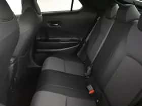 Toyota C-HR (2024) thumbnail 16