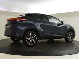 Toyota C-HR (2024) thumbnail 5