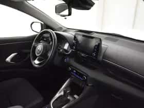 Toyota Yaris (2023) thumbnail 3