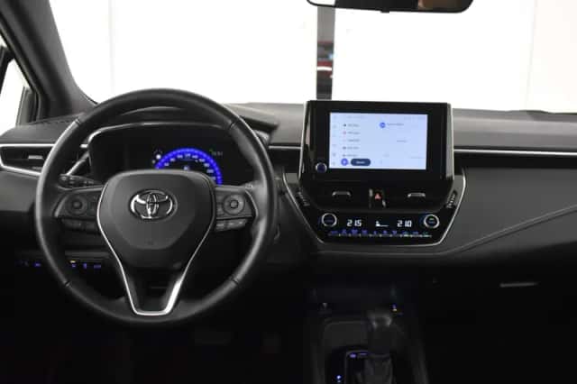 Toyota Corolla (2023) thumbnail 4