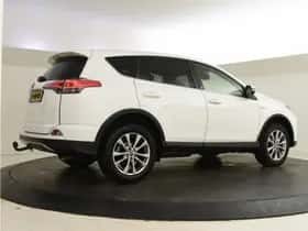 Toyota RAV4 (2018) thumbnail 5
