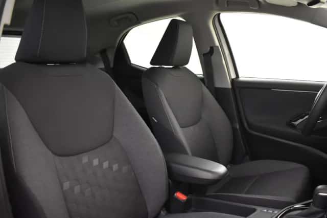 Toyota Yaris (2024) thumbnail 3
