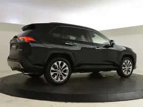 Toyota RAV4 (2023) thumbnail 2