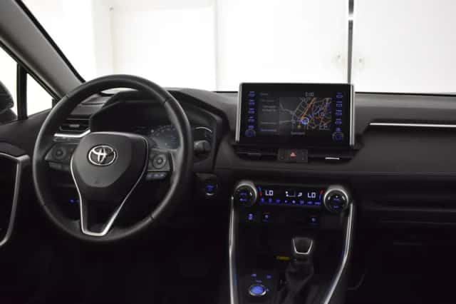 Toyota RAV4 (2023) thumbnail 4