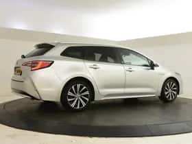 Toyota Corolla (2021) thumbnail 2