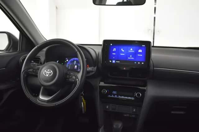 Toyota Yaris Cross (2024) thumbnail 3