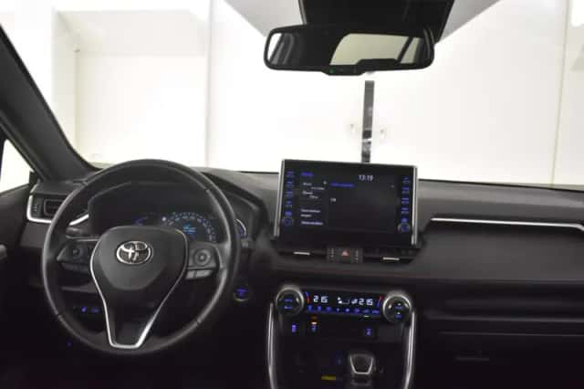 Toyota RAV4 (2022) thumbnail 4