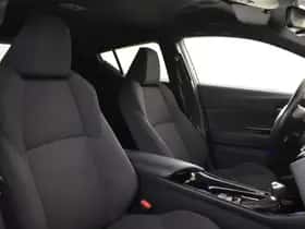 Toyota C-HR (2019) thumbnail 3