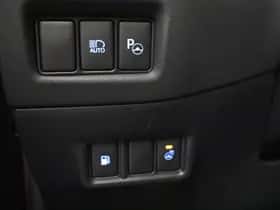 Toyota C-HR (2019) thumbnail 26
