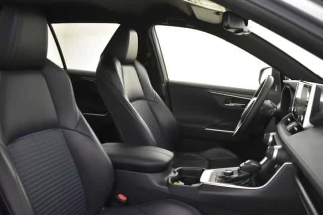 Toyota RAV4 (2019) thumbnail 3