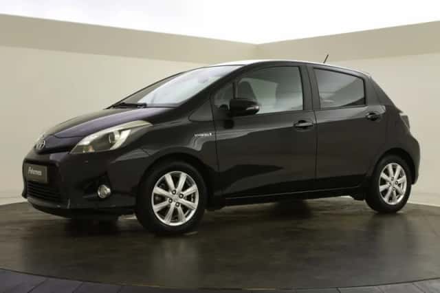 Toyota Yaris (2014) thumbnail 5