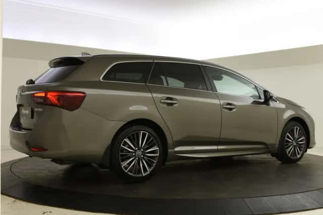 Toyota Avensis (2018) thumbnail 2