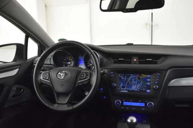 Toyota Avensis (2018) thumbnail 4