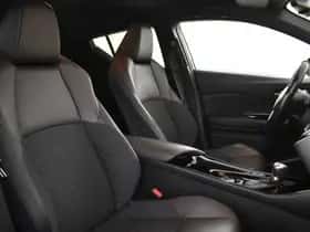 Toyota C-HR (2018) thumbnail 3