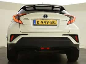 Toyota C-HR (2018) thumbnail 9