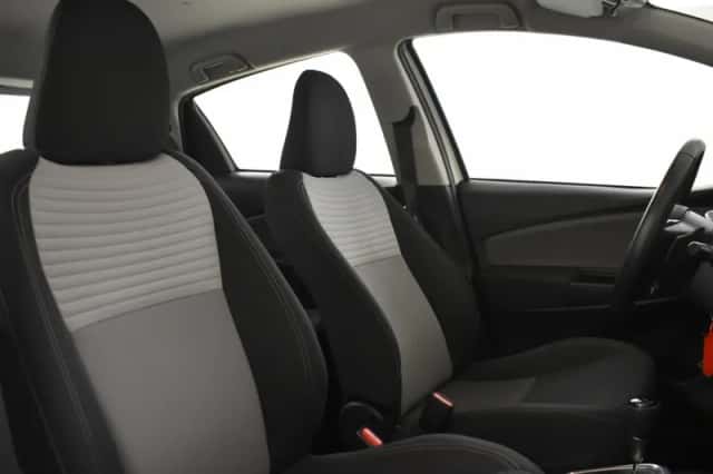 Toyota Yaris (2020) thumbnail 3