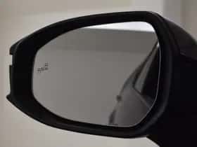Toyota C-HR (2024) thumbnail 24