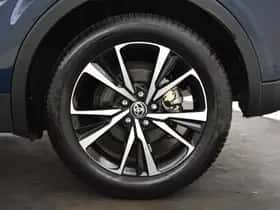 Toyota C-HR (2024) thumbnail 28