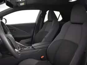 Toyota C-HR (2024) thumbnail 9