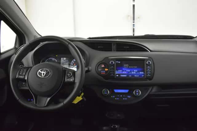 Toyota Yaris (2018) thumbnail 3