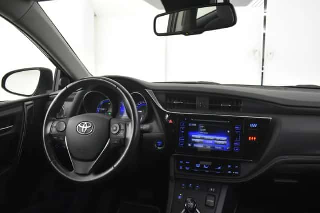 Toyota Auris (2018) thumbnail 4