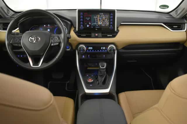Toyota RAV4 (2021) thumbnail 4