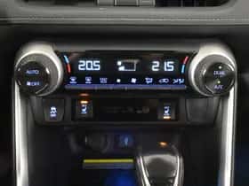 Toyota RAV4 (2021) thumbnail 20