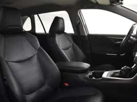 Toyota RAV4 (2021) thumbnail 3