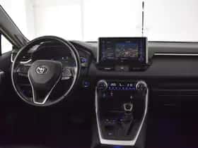 Toyota RAV4 (2021) thumbnail 4