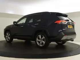 Toyota RAV4 (2021) thumbnail 6