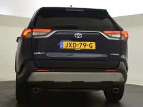 Toyota RAV4 (2021) thumbnail 8