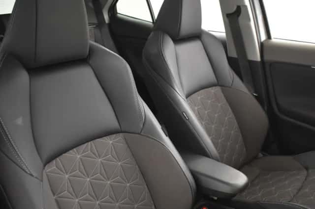 Toyota Yaris Cross (2025) thumbnail 4