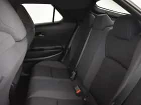 Toyota C-HR (2025) thumbnail 12