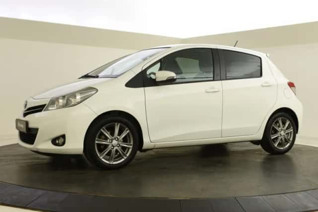Toyota Yaris (2012) thumbnail 5