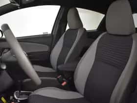 Toyota Yaris (2017) thumbnail 11