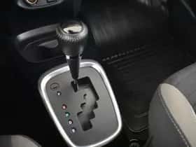 Toyota Yaris (2017) thumbnail 24