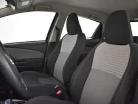 Toyota Yaris (2019) thumbnail 17