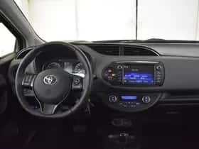 Toyota Yaris (2019) thumbnail 4