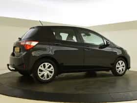 Toyota Yaris (2019) thumbnail 5