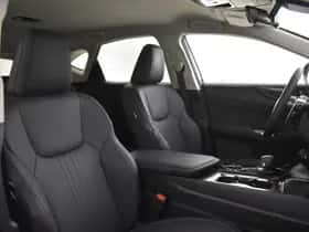 Lexus NX (2025) thumbnail 3