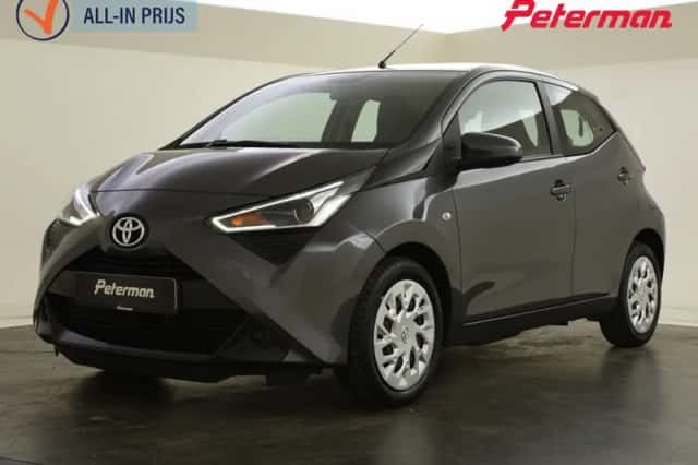 Toyota Aygo (2022) thumbnail 1
