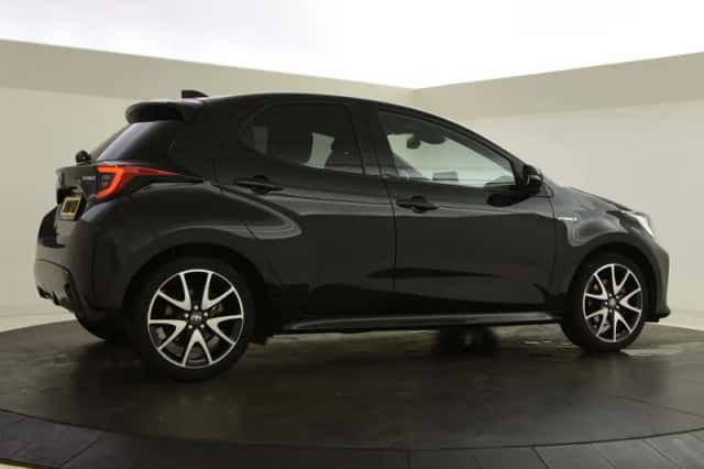 Toyota Yaris (2020) thumbnail 2